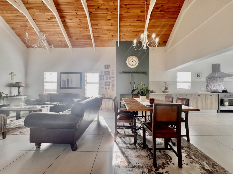 4 Bedroom Property for Sale in The Cove Western Cape